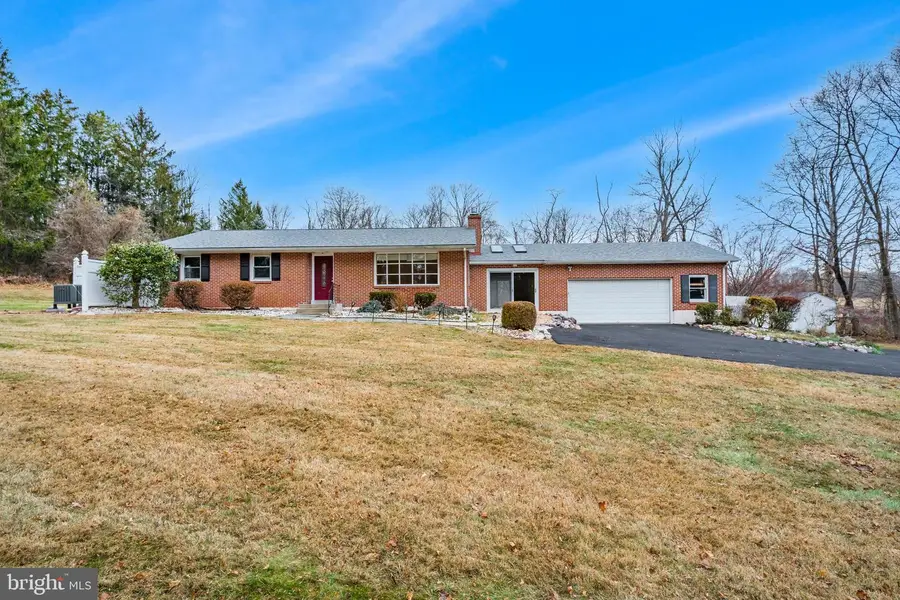 961 Passer Rd, Coopersburg, PA 18036 - Image #2