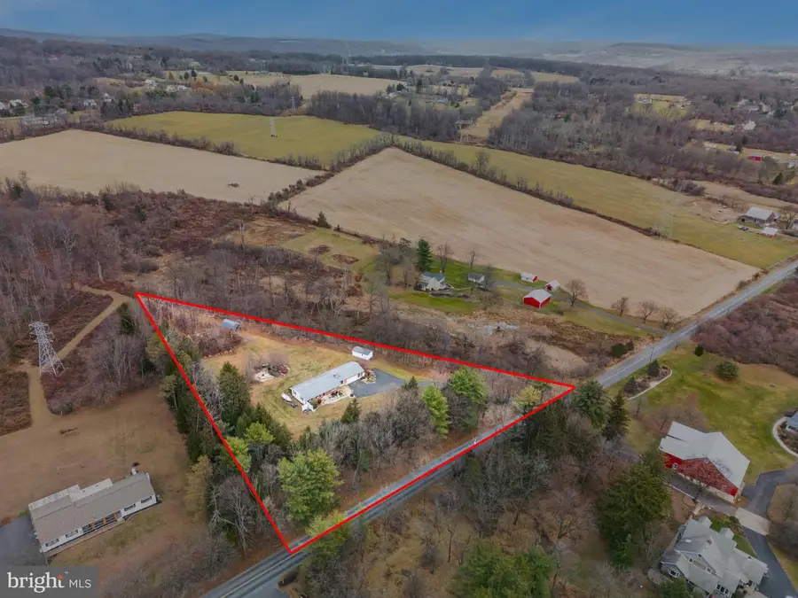 961 Passer Rd, Coopersburg, PA 18036 - Image #3