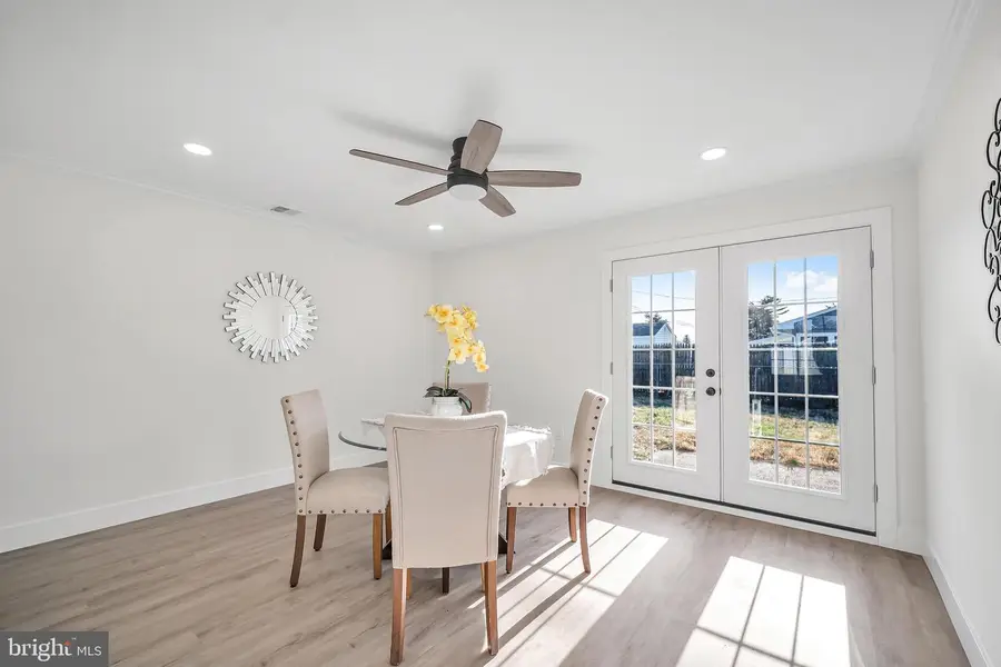 2 Primrose Ln, Levittown, PA 19054 - Image #2