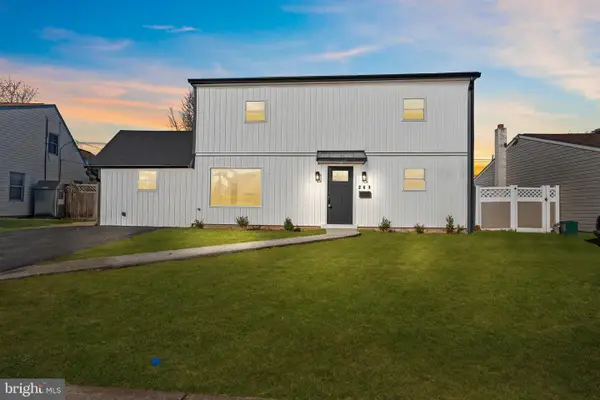 261 Northpark Dr, LEVITTOWN, PA 19054