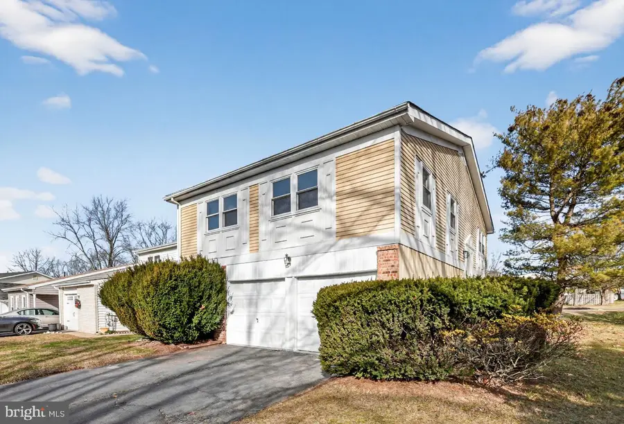 102 Chesapeake Dr, Newtown, PA 18940 - Image #3