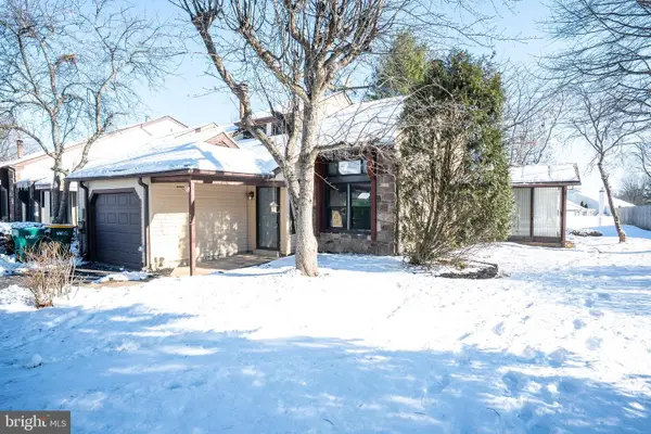 220 Stoneybrook Ct, LANGHORNE, PA 19047