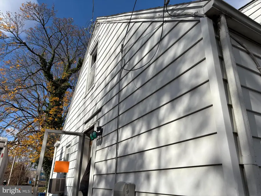 2424 Wood Ave, Tullytown, PA 19007 - Image #3