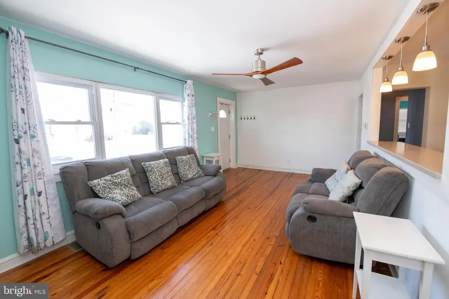 711 Bellevue Ave, Penndel, PA 19047 - Image #2