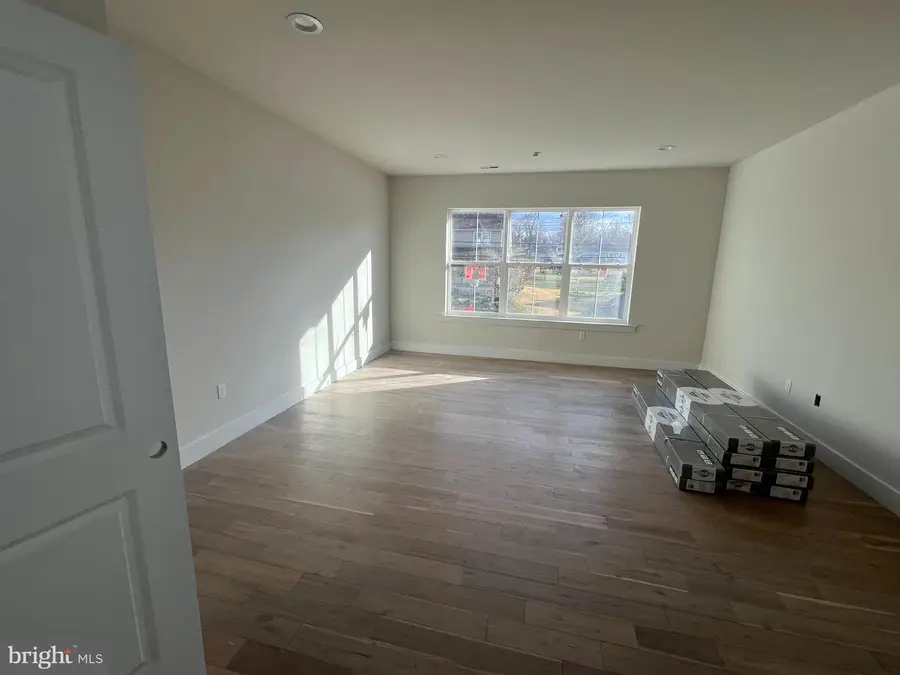 51-w Clymer, Sellersville, PA 18960 - Image #3