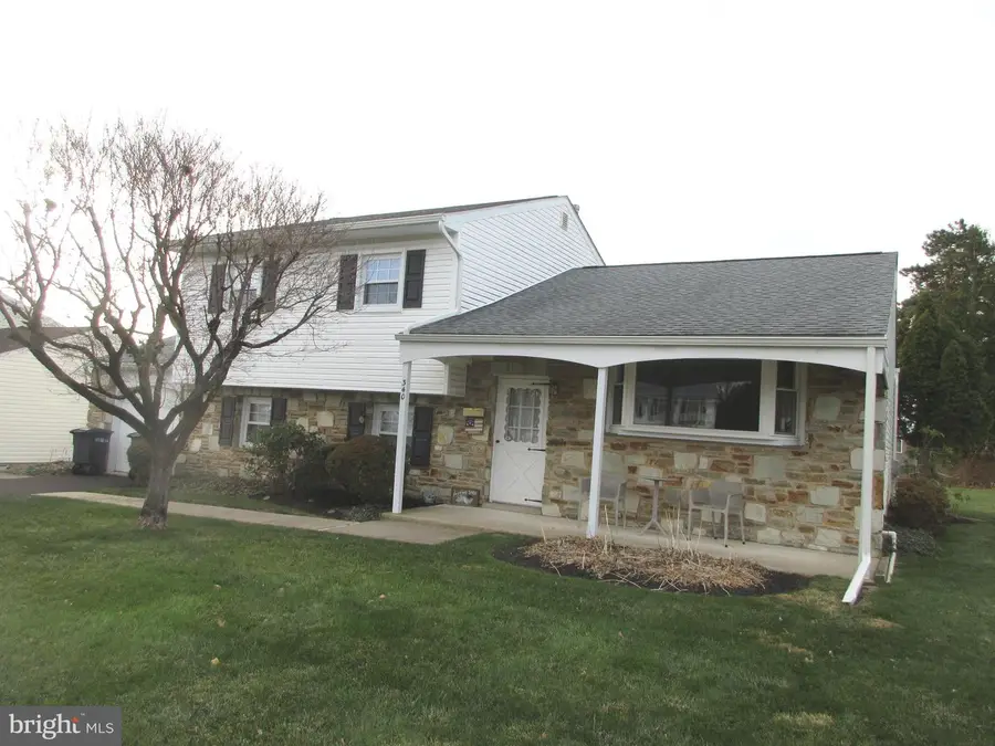 340 Windsor Ave, Southampton, PA 18966 - Image #2
