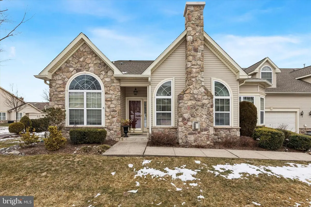 209 Fairway Dr, Warminster, PA 18974 - #1