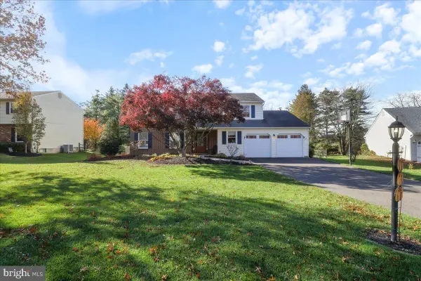 244 Holly Dr, CHALFONT, PA 18914