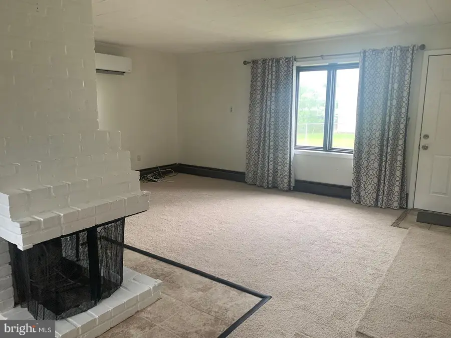 5 Thimbleberry Ln, Levittown, PA 19054 - Image #3