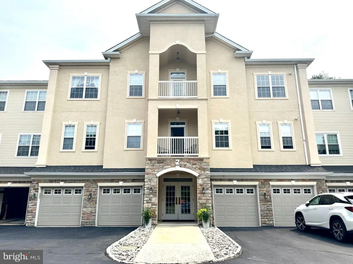 2 Falcon Dr #202, Holland, PA 18966 - #1