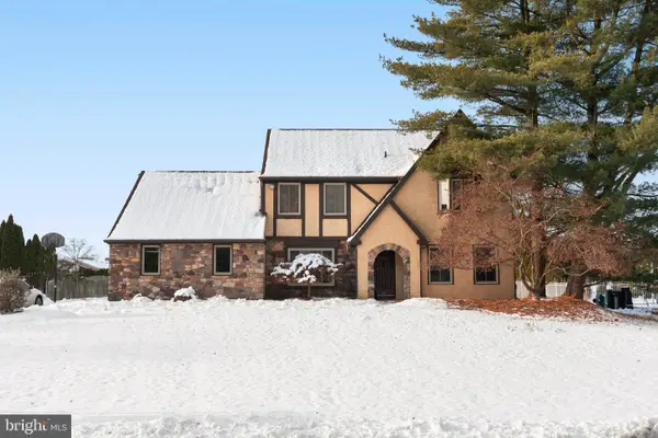 98 Vermeer Dr, HOLLAND, PA 18966