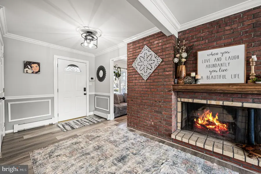 29 Spindletree Rd, Levittown, PA 19056 - Image #2