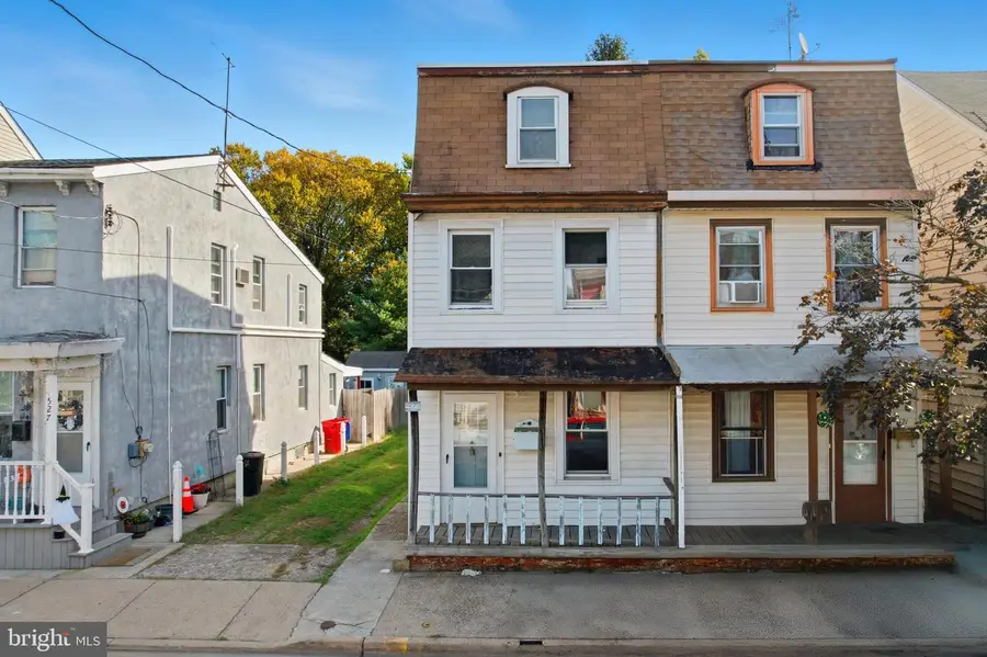 523 Swain St, Bristol, PA 19007 - Image #2