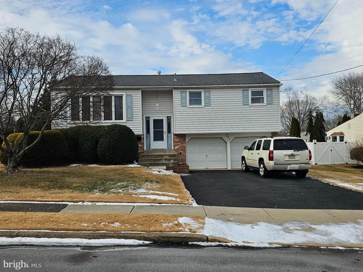 980 Marshall Dr, Warminster, PA 18974 - Image #1