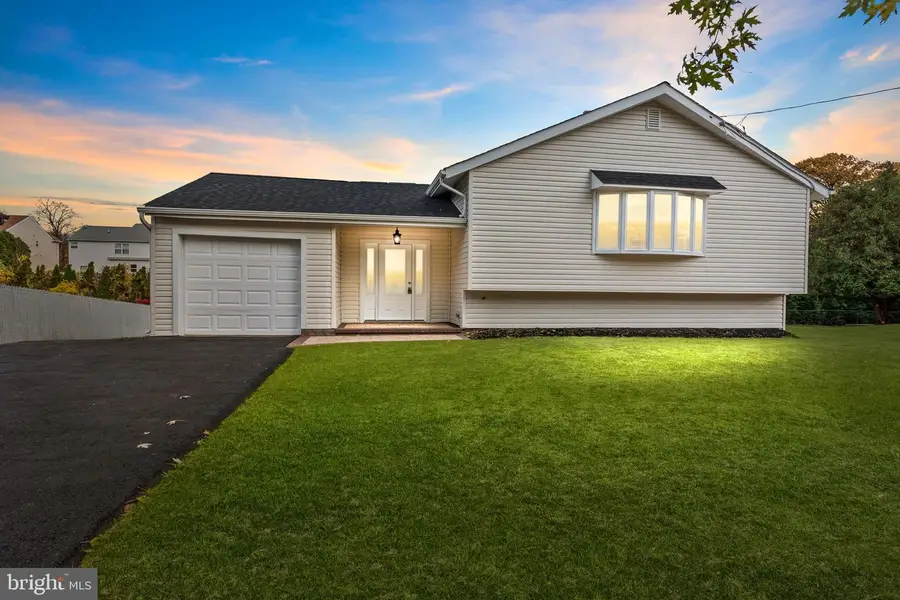 100 E Endfield Rd, Feasterville Trevose, PA 19053 - Image #2