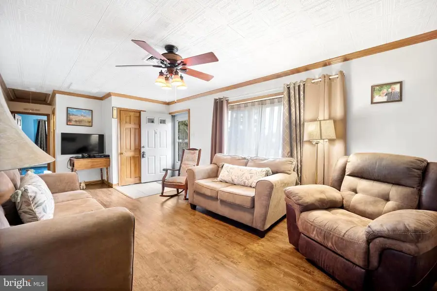 2836 Windsor Dr, Bensalem, PA 19020 - Image #2