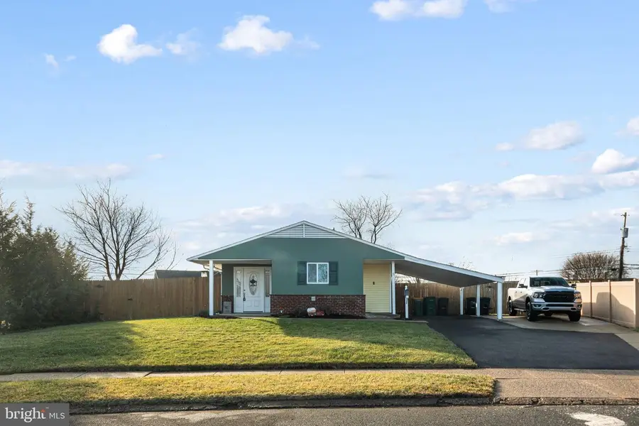 5 Glenwood Ln, Levittown, PA 19055 - Image #2