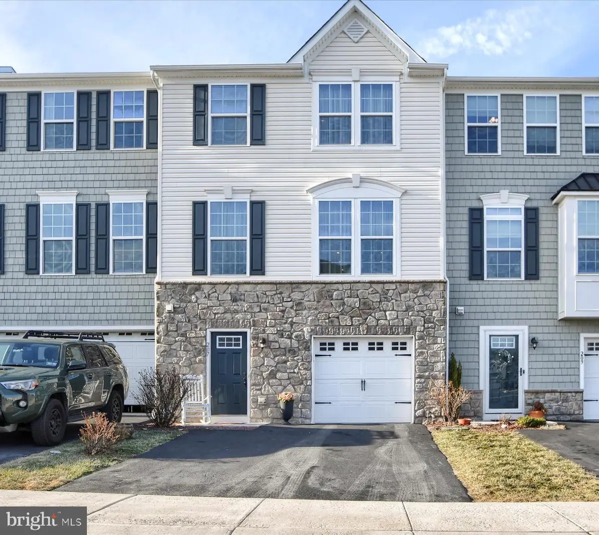 207 Laurel Ln, Perkasie, PA 18944 - Image #1