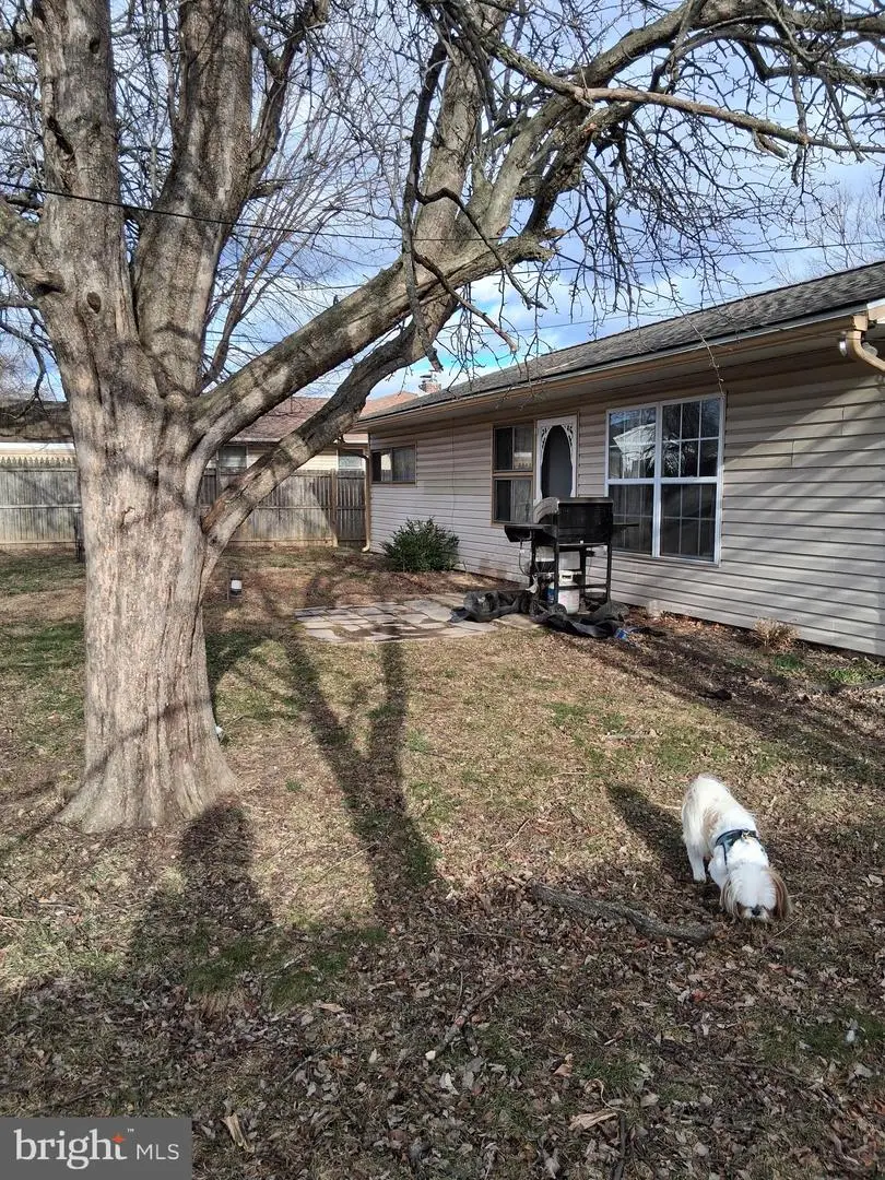 23 Burning Bush Ln, Levittown, PA 19054 - Image #2