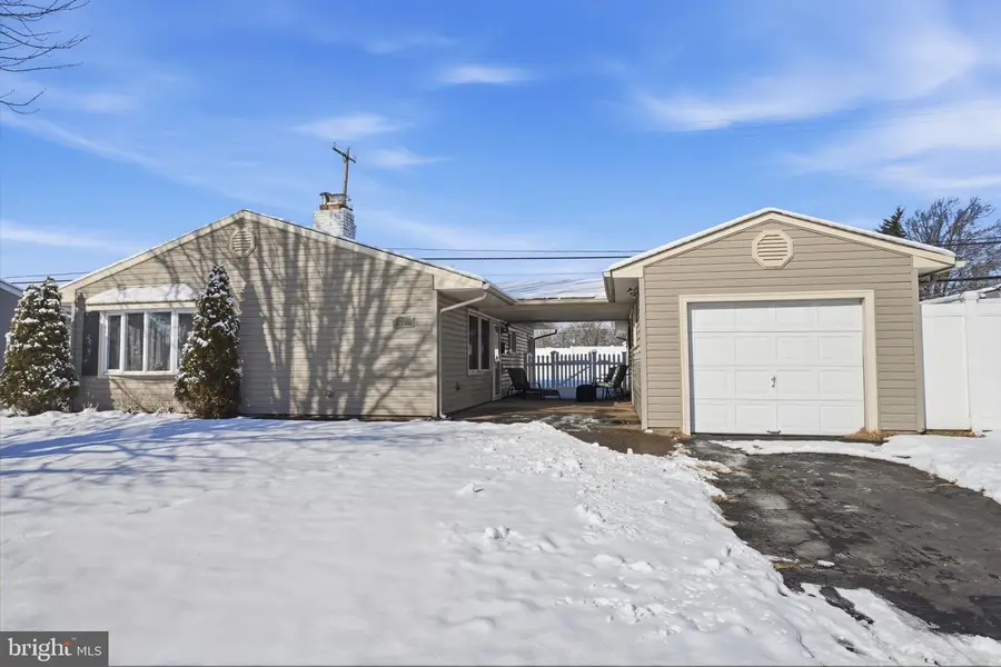 59 Graystone Ln, Levittown, PA 19055 - Image #2