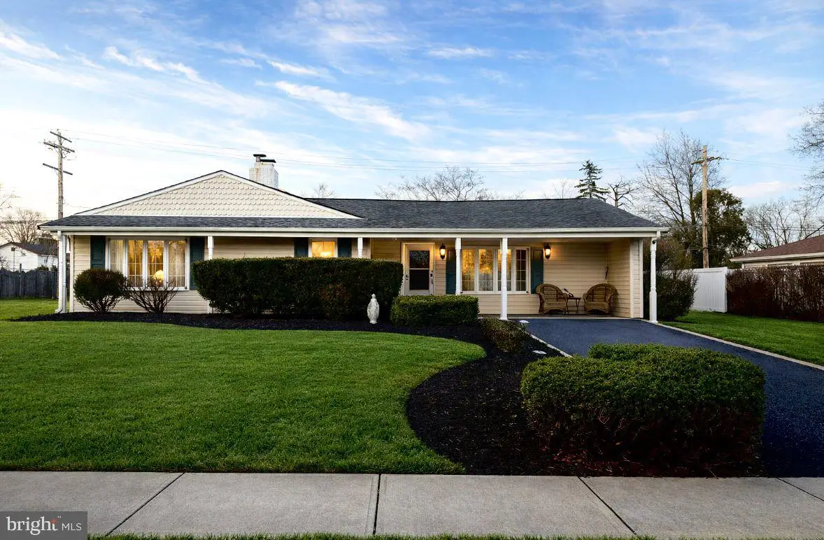 423 Magnolia Dr, Levittown, PA 19054 - Image #1