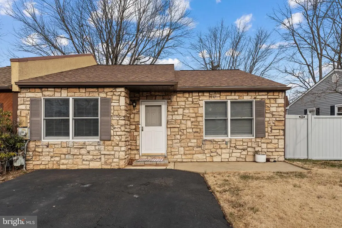 745 Tennyson Dr, Warminster, PA 18974 - Image #1