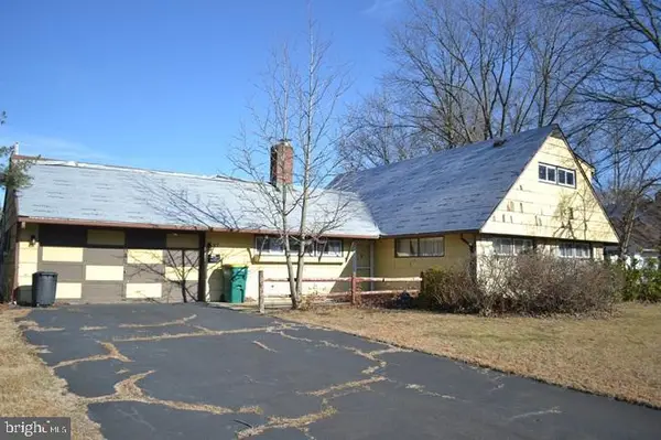 27 Spicebush Rd, LEVITTOWN, PA 19056