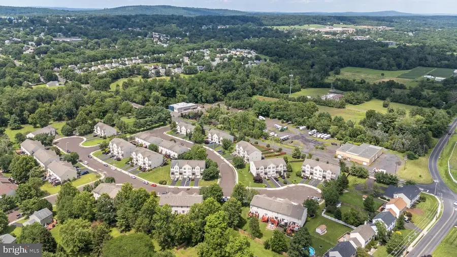 146 Strawberry Ln, Perkasie, PA 18944 - #2