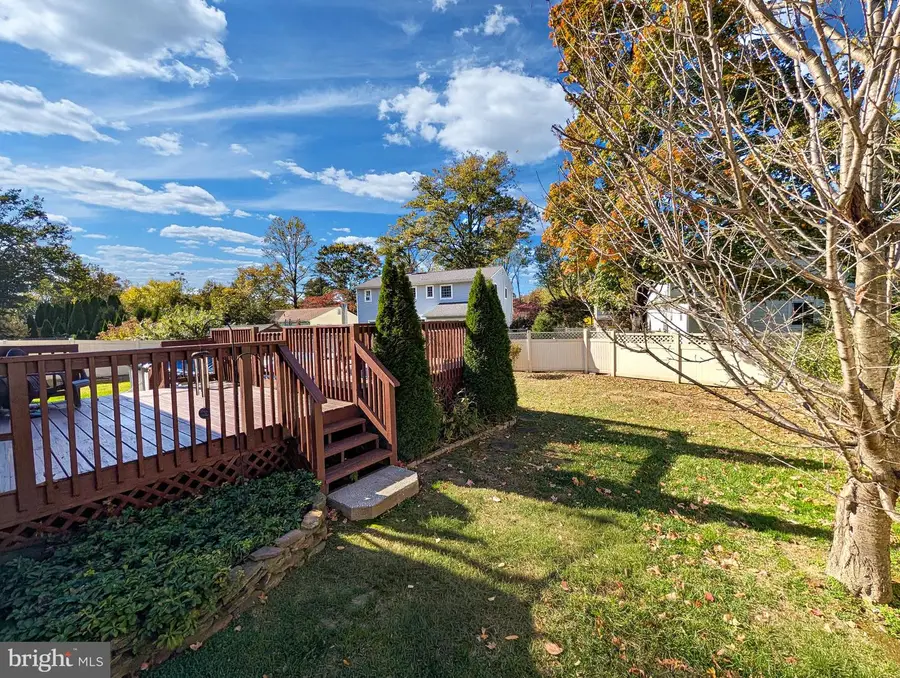 9 Maple Ln, Doylestown, PA 18901 - #3