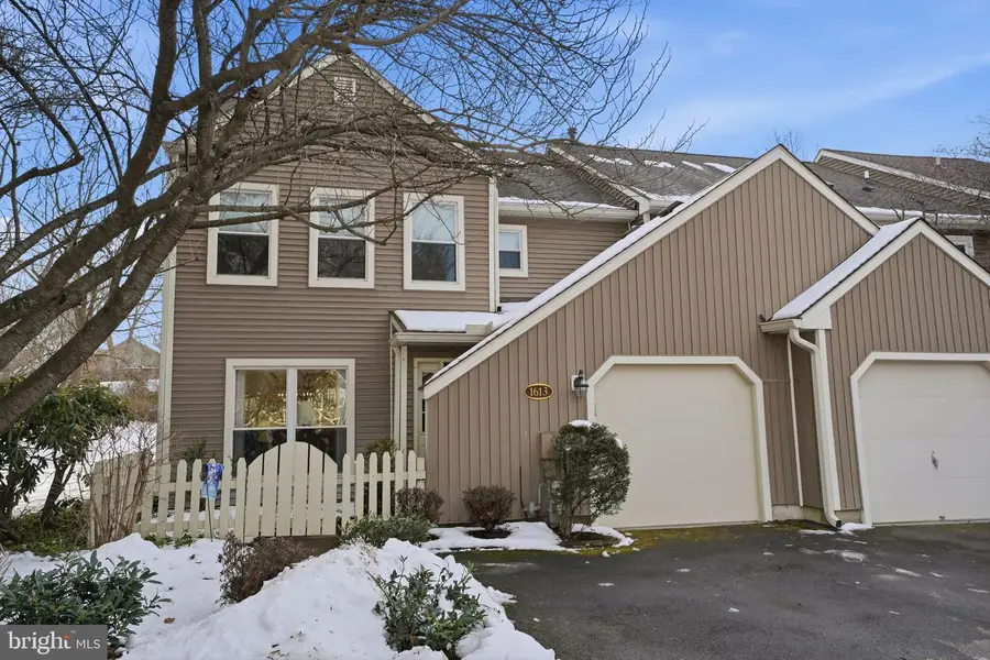 1613 Lakeview Cir, Yardley, PA 19067 - Image #2