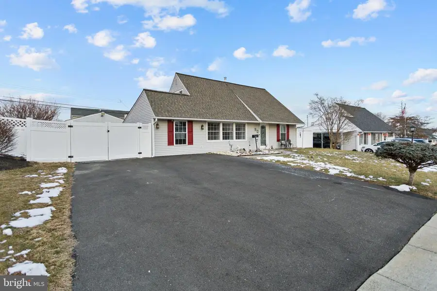 90 Cobalt Ridge Dr E #e, Levittown, PA 19057 - Image #3