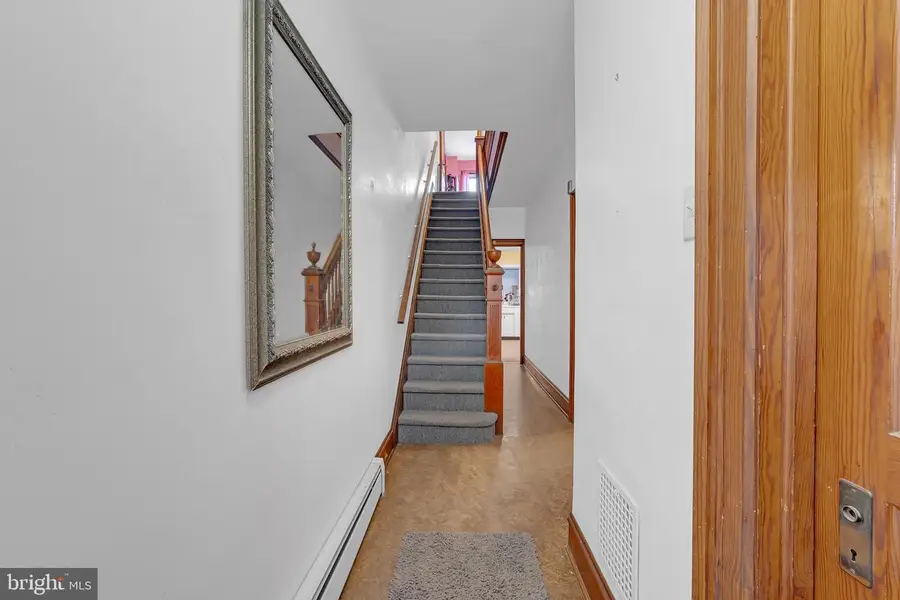 619 Juniper St, Quakertown, PA 18951 - Image #2