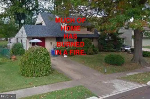 84 Ice Pond Rd, LEVITTOWN, PA 19057