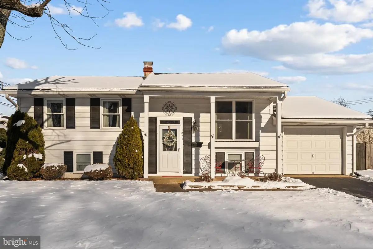 1021 Brookfield Cir, Quakertown, PA 18951 - Image #1