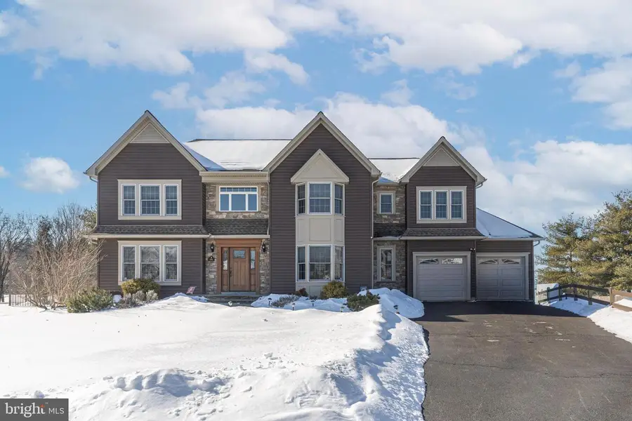 895 Slate Hill Rd, Yardley, PA 19067 - Image #2