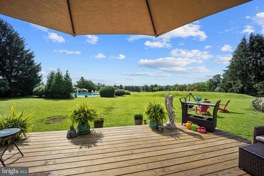 215 E Dark Hollow Rd, Pipersville, PA 18947 - #3