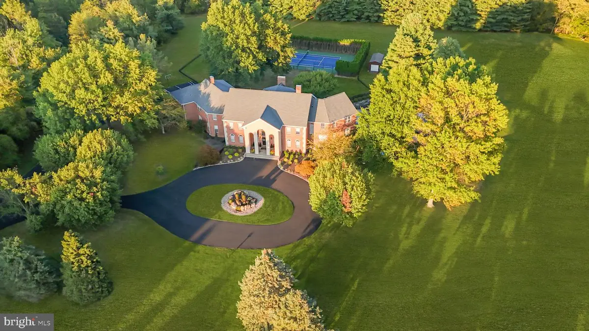 7 Woodland Rd, Newtown, PA 18940 - #1