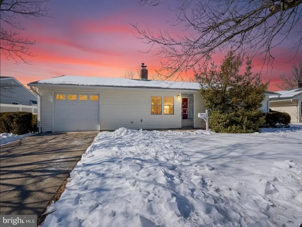 19 Butterfly Ln, Levittown, PA 19054 - Image #1