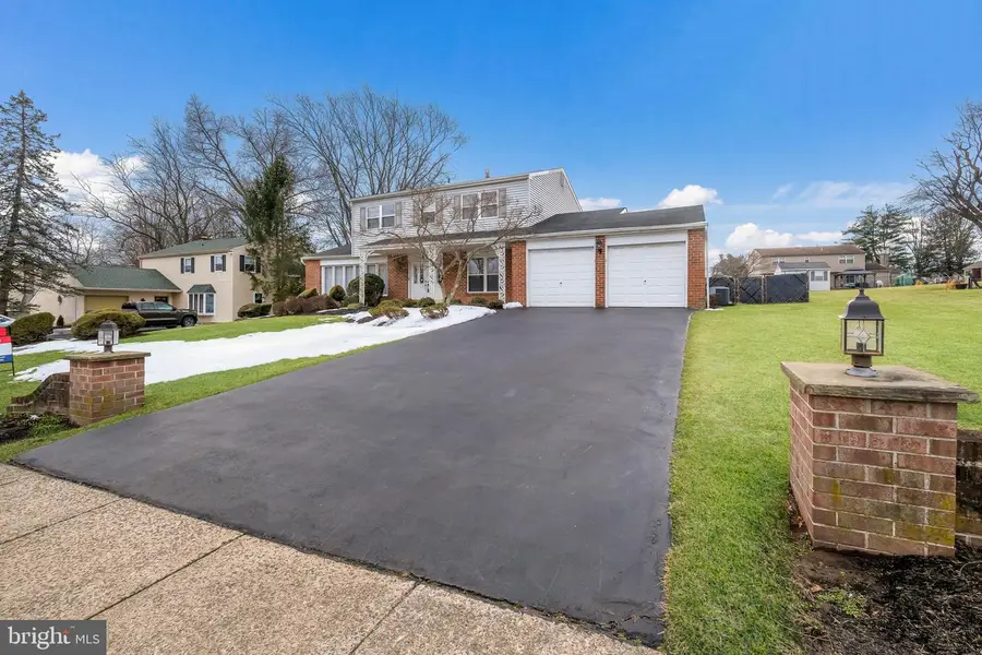 64 Springwood Dr, Southampton, PA 18966 - #3