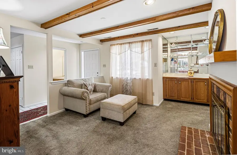 212 Clover Hill Ct, Yardley, PA 19067 - Image #2