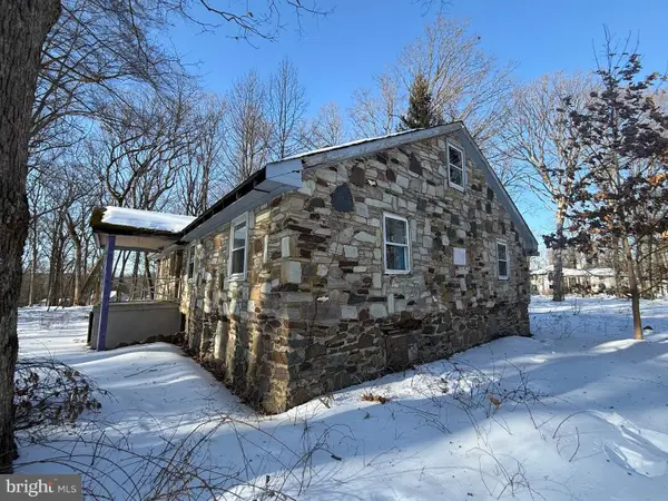 2918 Snake Hill Rd, DOYLESTOWN, PA 18902