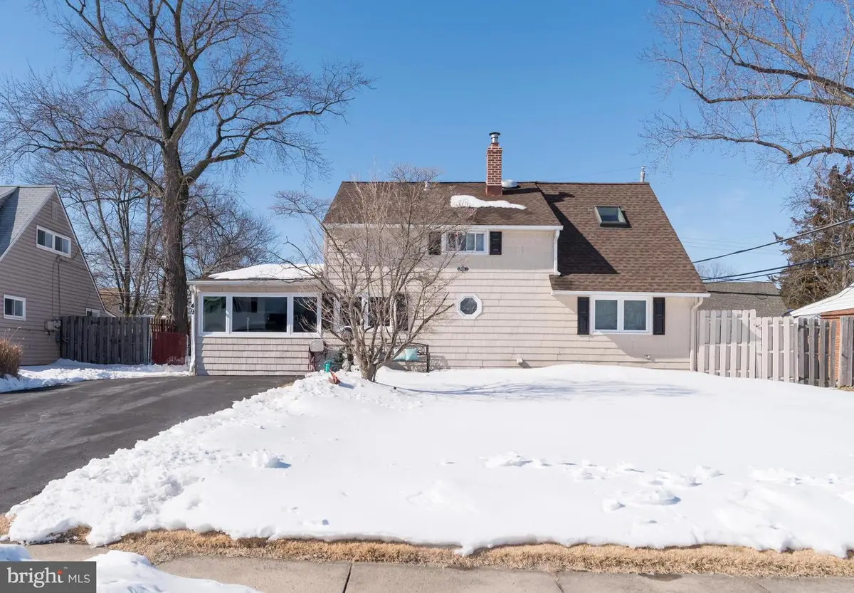 49 Ice Pond Rd, Levittown, PA 19057 - Image #1