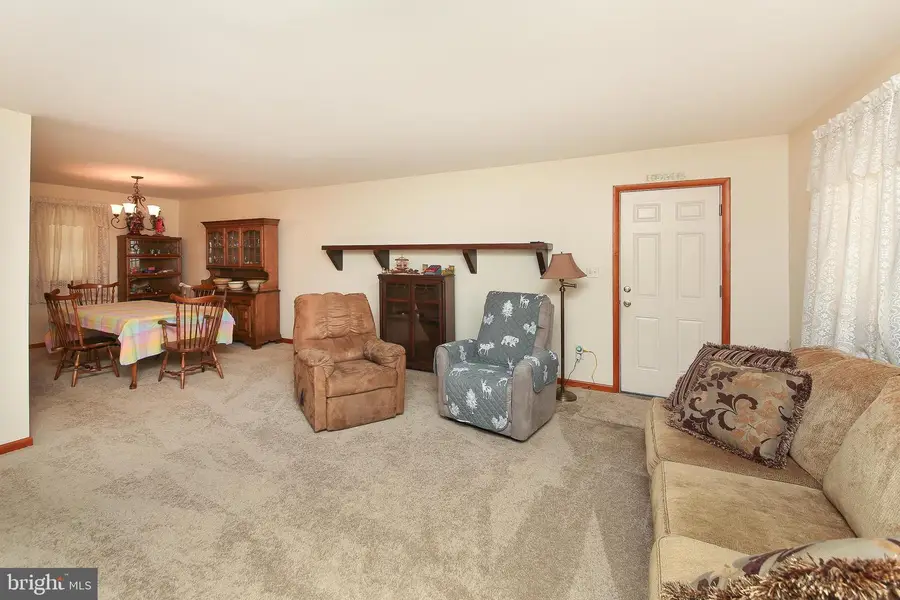 43 Evergreen Dr, Doylestown, PA 18901 - #3