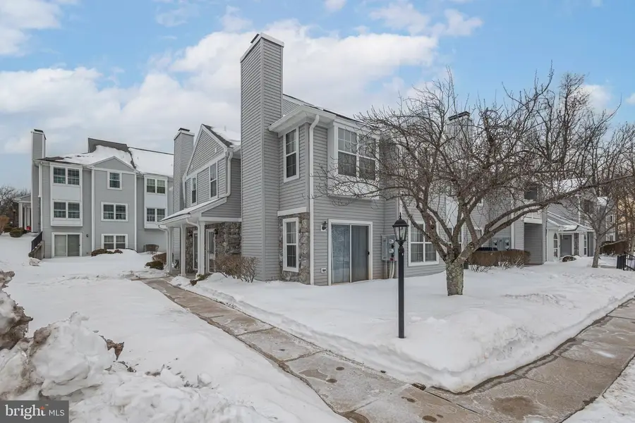 512 Mews Dr, Sellersville, PA 18960 - #3