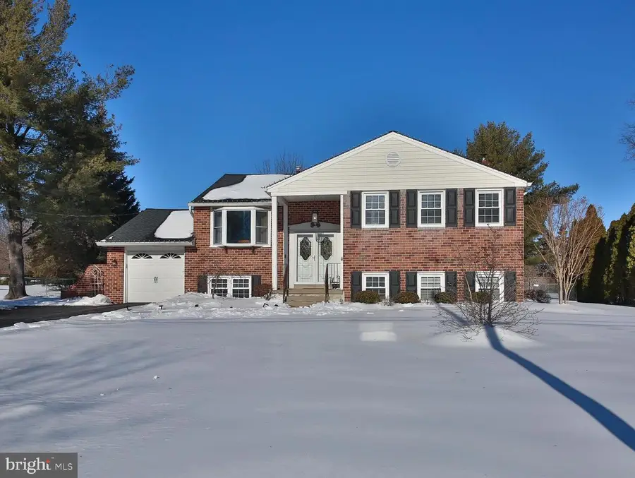 237 Frog Hollow Rd, Southampton, PA 18966 - #2