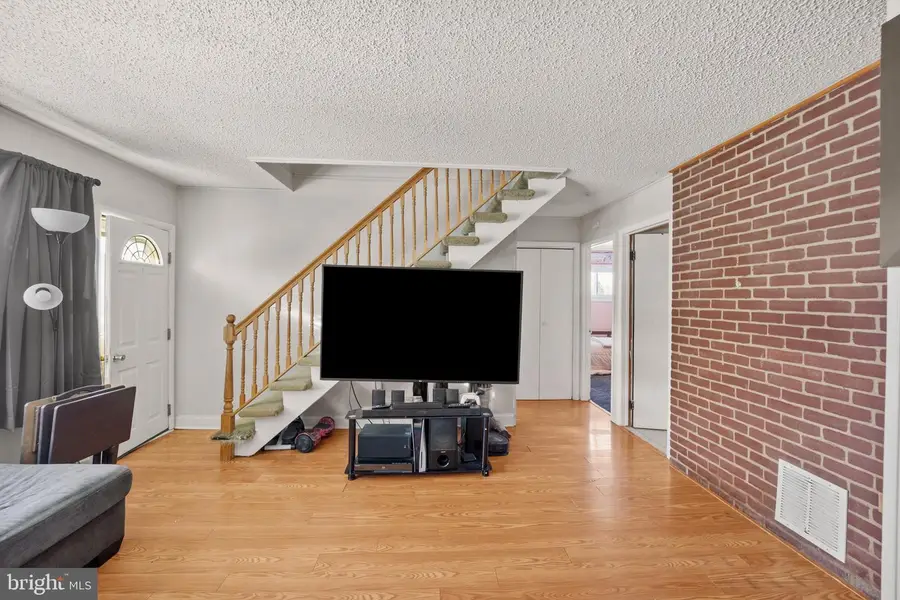 5 Nickelhill Ln, Levittown, PA 19054 - #3