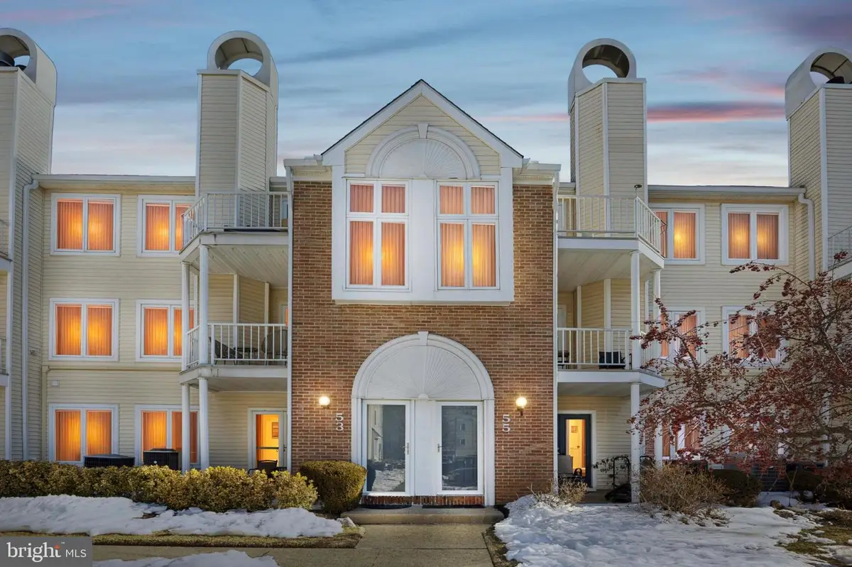 53 Pamela Ct, Levittown, PA 19057 - #1