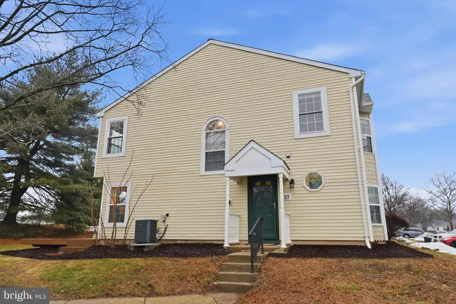 37 Van Horn Pl, Holland, PA 18966 - #2