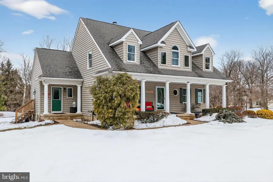 712 Broad St, Perkasie, PA 18944 - #3