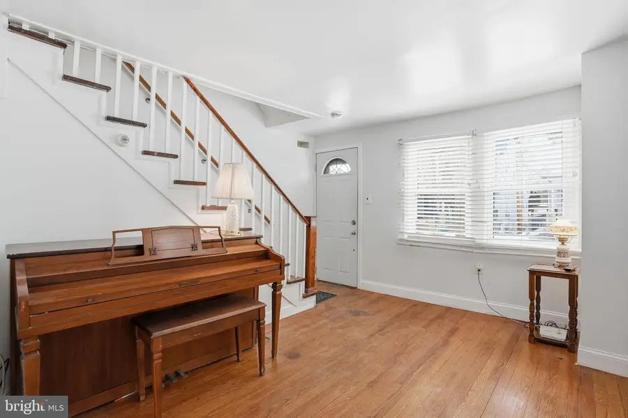 622 Corson St, Bristol, PA 19007 - #3